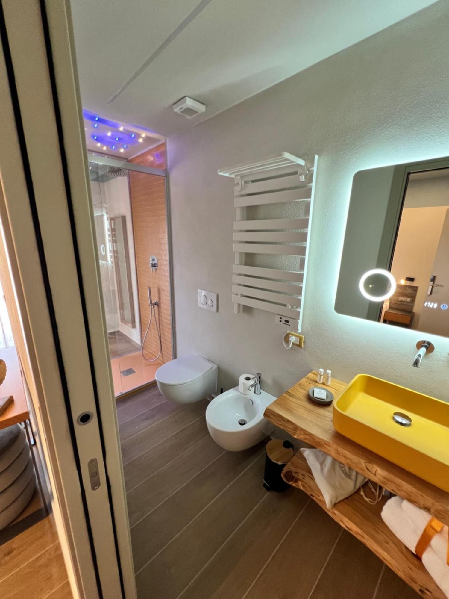Luci Sul Mare -Boutique Rooms Follonica Eksteriør billede