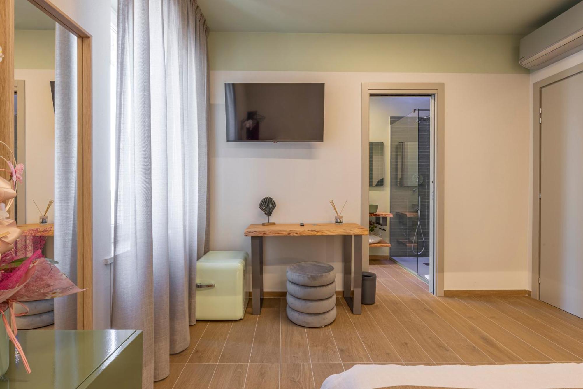 Luci Sul Mare -Boutique Rooms Follonica Eksteriør billede